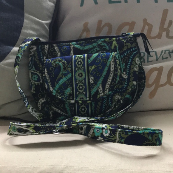 Vera Bradley Cross Body Bag - Picture 1 of 6